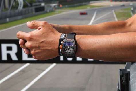 A Sportscar for your wrist – Richard Mille RM 11